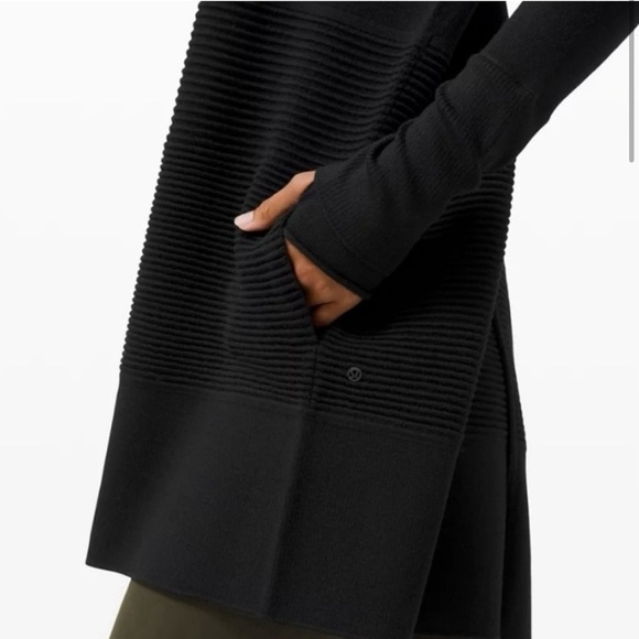 Lululemon Sit In Lotus Wrap - Picture 3 of 9